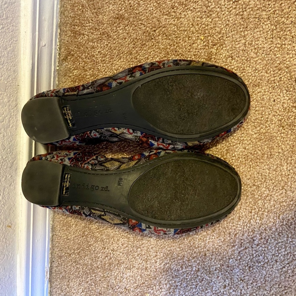 Aztec Pattern Flats - Picture 4 of 4